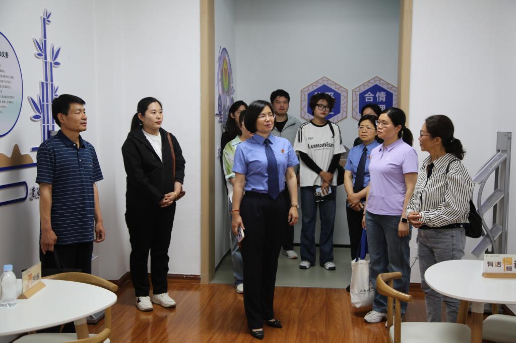 深入交流促发展，共筑未成年人保护防护网——山东省生命与安全教育研究中心走进日照市东港区人民检察院进行参观交流